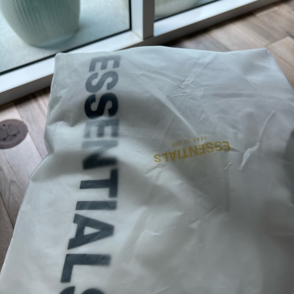 Essentials Sweatshirt - Picture 5 of 6